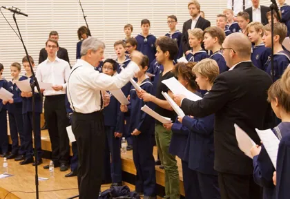 How to 话筒 a choir