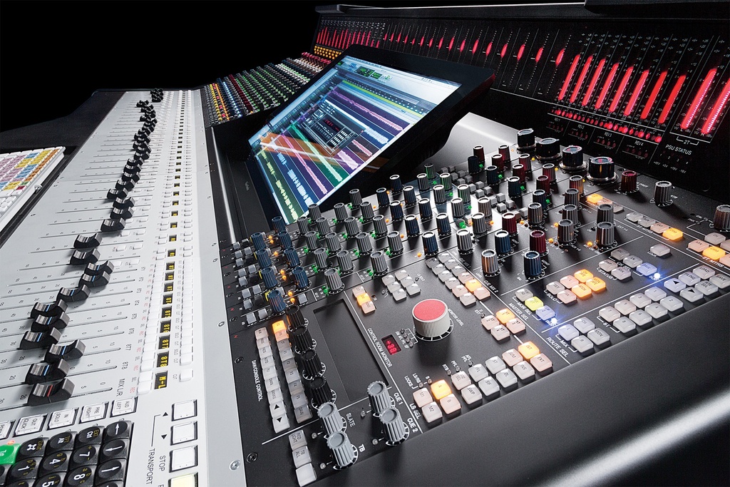 AMS Neve official - 20140701-06-Genesys-Black-G32-_Blackbackground.jpg